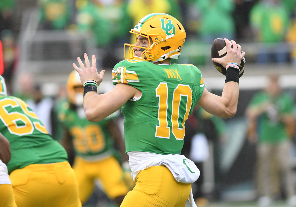 Denver Broncos quarterback Bo Nix (10) throws the ball during a college football game between the Oregon Ducks and Washington State Cougars on October 21, 2023, at Autzen Stadium in Eugene, Oregon.