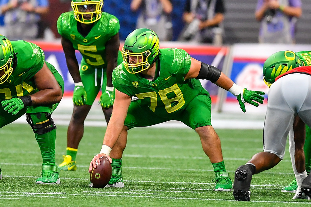 Oregon offensive lineman Alex Forsyth (78) prepares to snap the ball during the Chick-Fil-A Kickoff Game between the Oregon Ducks and the Georgia Bulldogs on September 3rd, 2022 at Mercedes-Benz Stadium in Atlanta, GA.