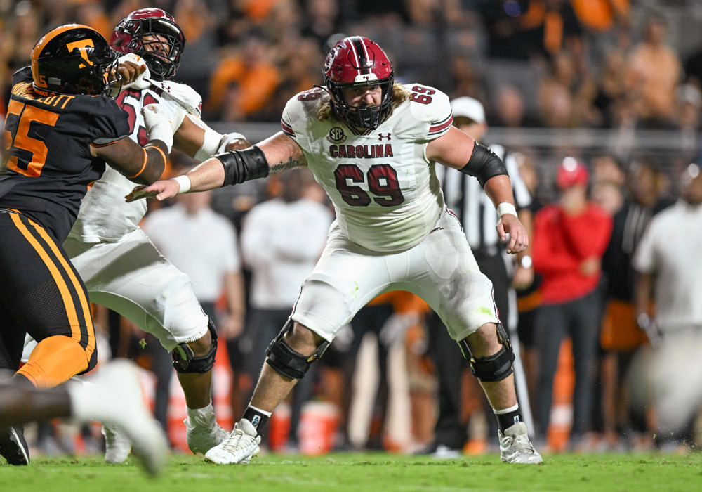 Denver Broncos offensive lineman Nick Gargiulo (69) blocks during a college football game between the Tennessee Volunteers and the South Carolina Gamecocks on September 30, 2023, at Neyland Stadium, in Knoxville, TN.