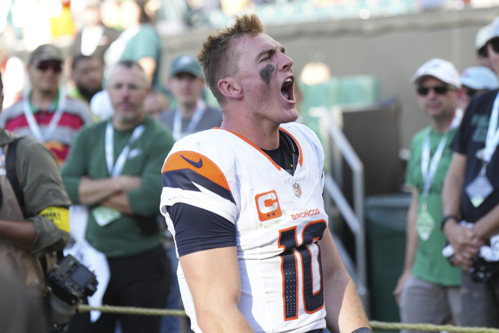 Denver Broncos quarterback Bo Nix (10) yells to the fans during the game between the Denver Broncos and the Philadelphia Eagles on October 5, 2025 at Lincoln Financial Field in Philadelphia, PA.