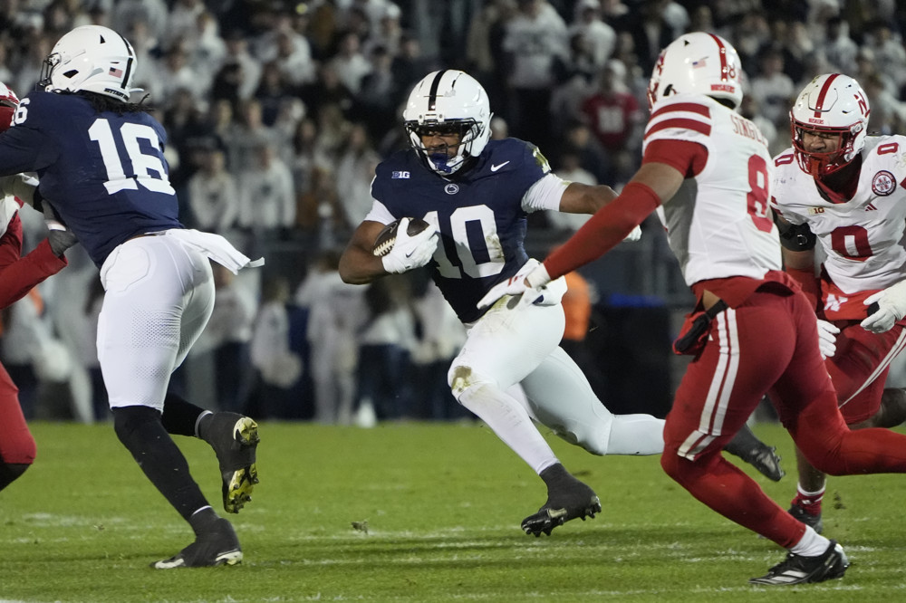 Penn State Nittany Lions Running Back Nicholas Singleton (10) runs with the ball during the first half of the College Football between the Nebraska Cornhuskers and the Penn State Nittany Lions on November 22, 2025, at Beaver Stadium in University Park, PA.